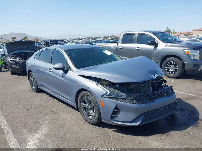 2022 KIA K5  (VIN: 5XXG24J28NG107044)