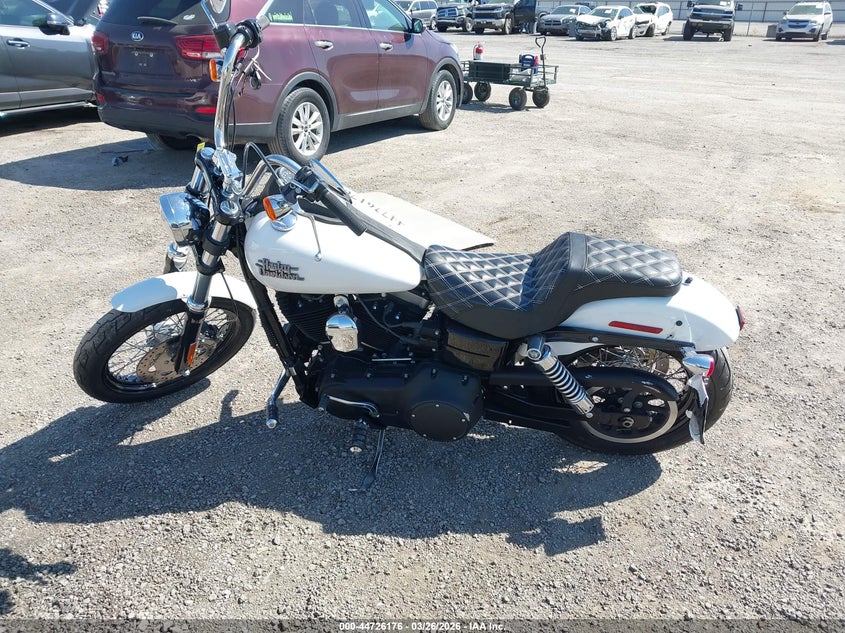 2016 Harley-Davidson Fxdb Dyna Street Bob VIN: 1HD1GXM17GC327174 Lot: 44726176