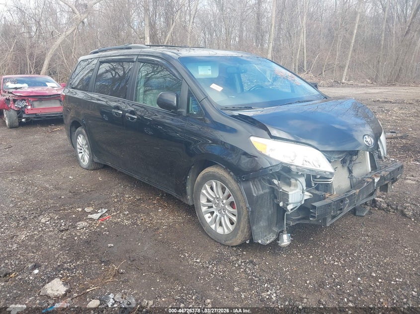 2015 Toyota Sienna Xle 8 Passenger