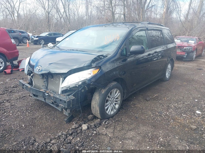 2015 Toyota Sienna Xle 8 Passenger