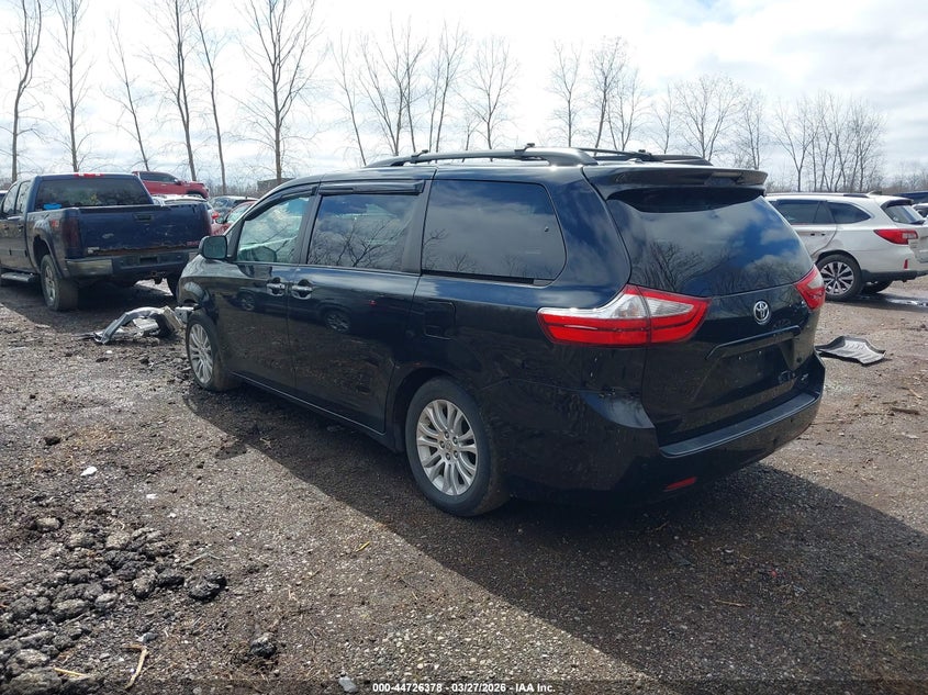 2015 Toyota Sienna Xle 8 Passenger