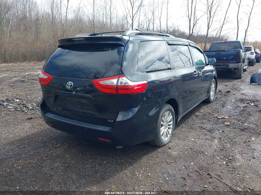 2015 Toyota Sienna Xle 8 Passenger