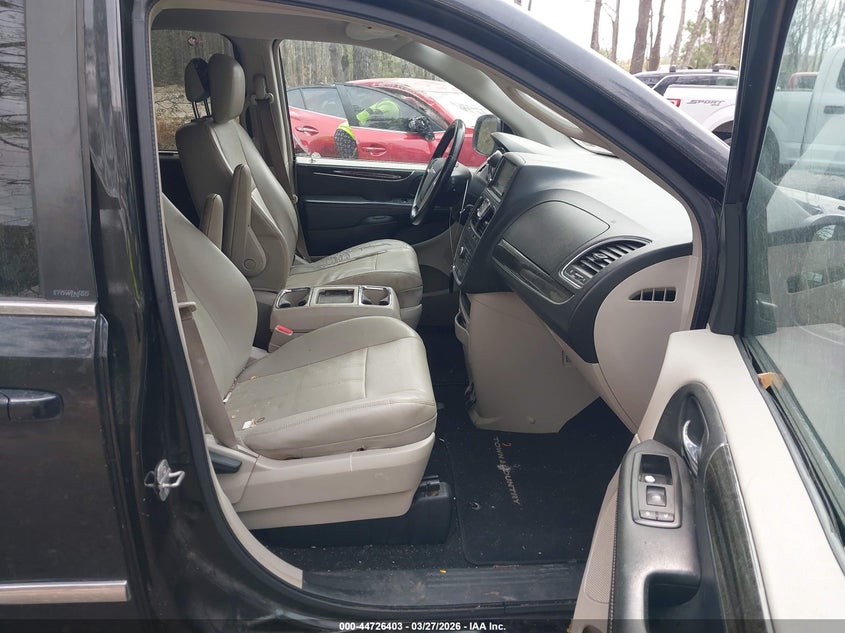 2013 Chrysler Town & Country Touring