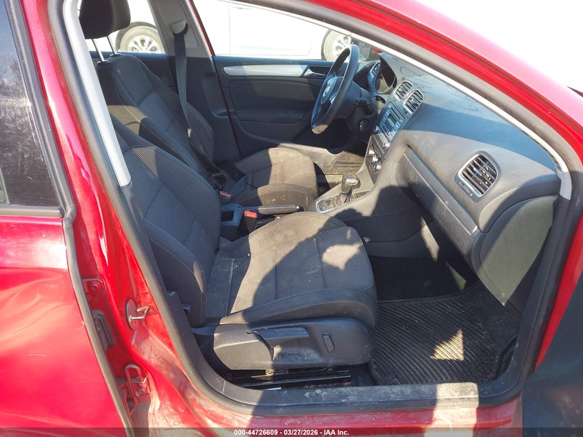 2010 Volkswagen Golf 4-Door