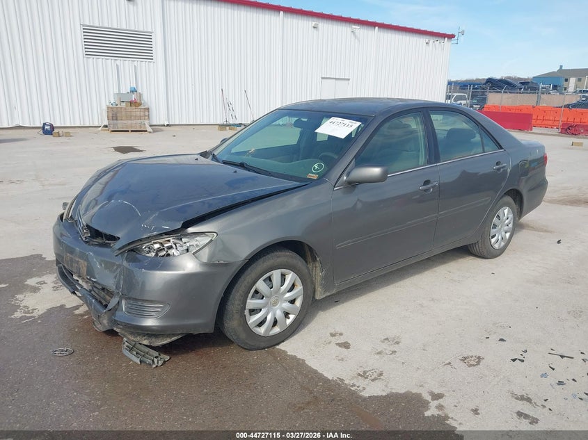 2005 Toyota Camry Le 4T1BE32K35U585081 photo 1