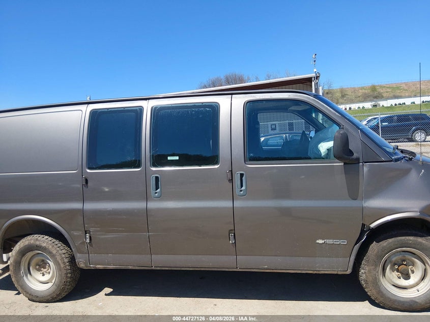 2001 Chevrolet Express VIN: 1GCFG15R811156575 Lot: 44727126