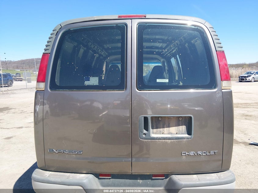 2001 Chevrolet Express VIN: 1GCFG15R811156575 Lot: 44727126