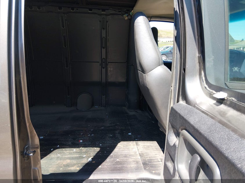 2001 Chevrolet Express VIN: 1GCFG15R811156575 Lot: 44727126