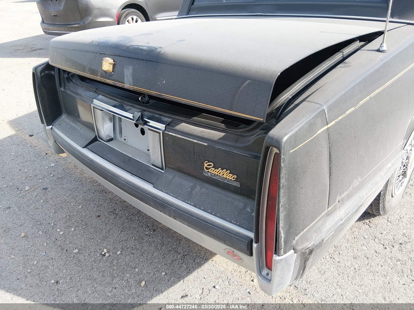 1990 Cadillac Deville VIN: 1G6CD1334L4238267 Lot: 44727246
