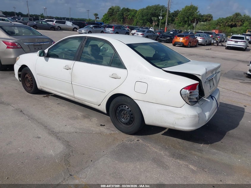 2004 Toyota Camry Le