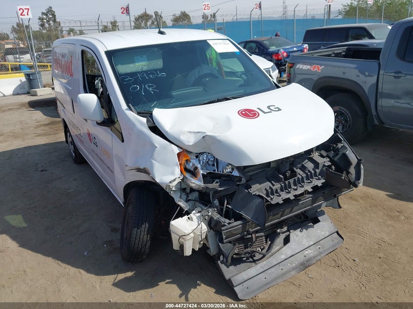 2014 NISSAN NV200 SV