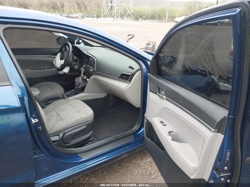 2020 HYUNDAI ELANTRA auction photo 5
