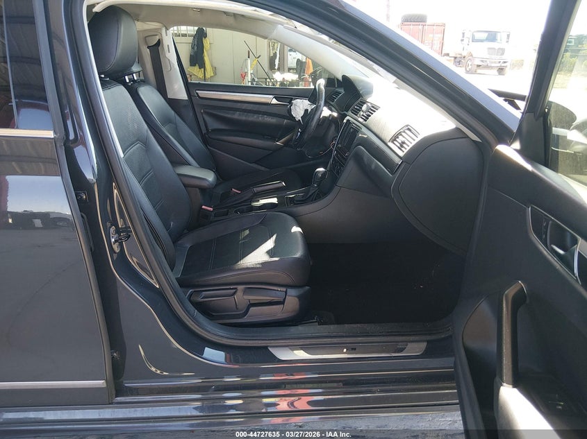 2017 Volkswagen Passat 1.8T R-Line