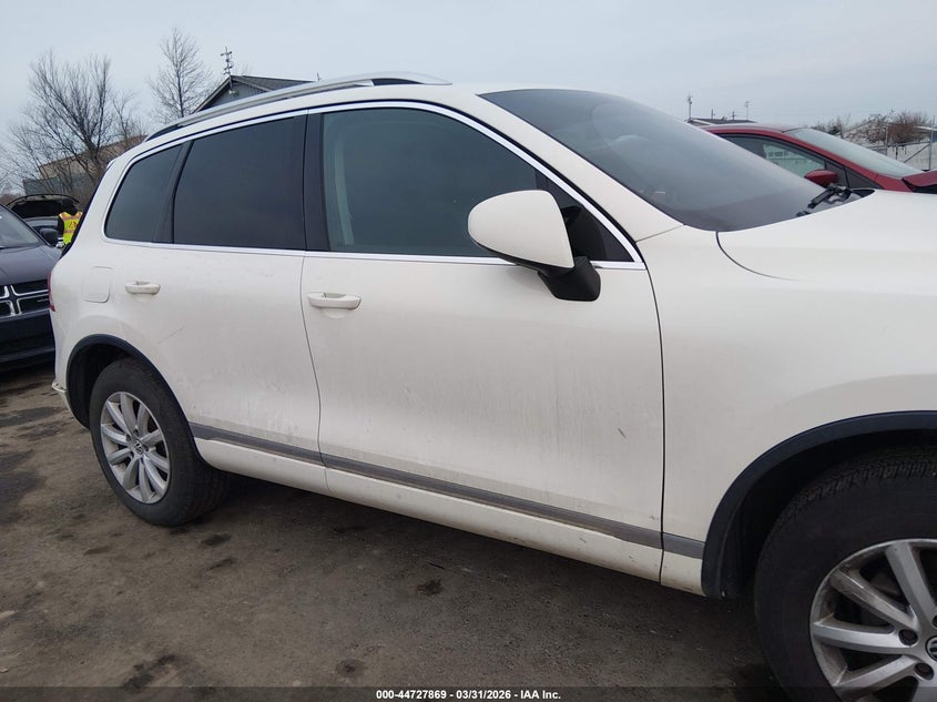 2011 Volkswagen Touareg Vr6 Sport VIN: WVGFF9BP7BD000186 Lot: 44727869