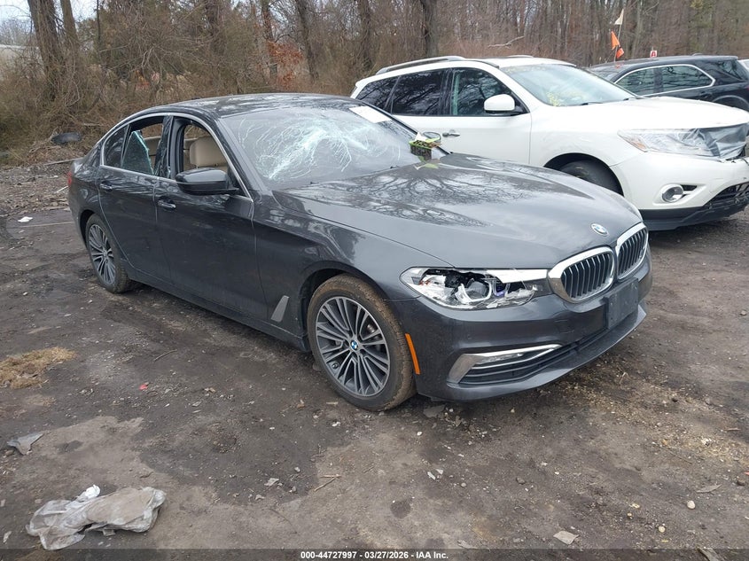 2018 BMW 530I XDRIVE — Галерея фотографий