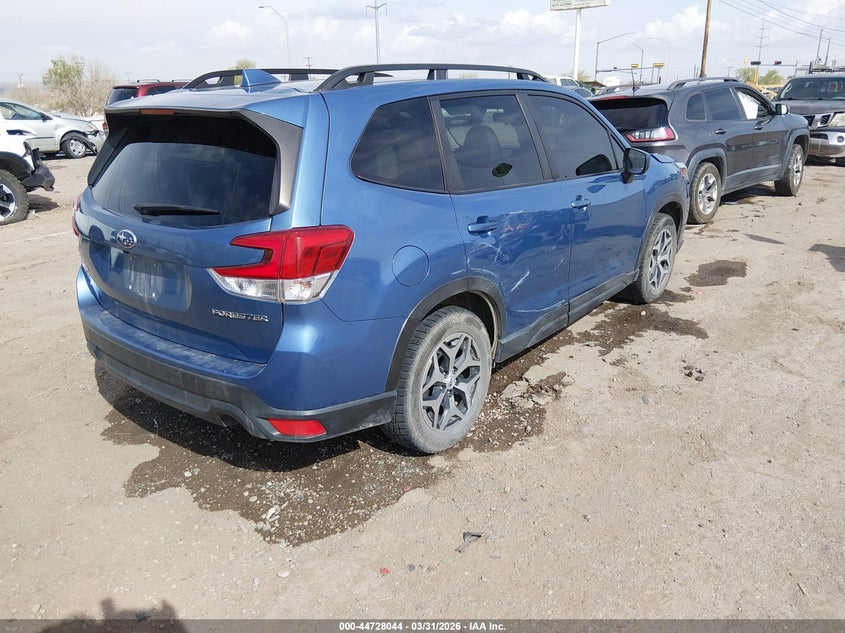 2022 Subaru Forester Premium