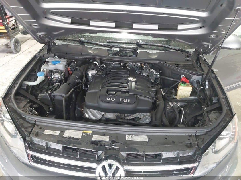 2014 Volkswagen Touareg 3.6L Sport VIN: WVGEF9BP3ED015476 Lot: 44728101