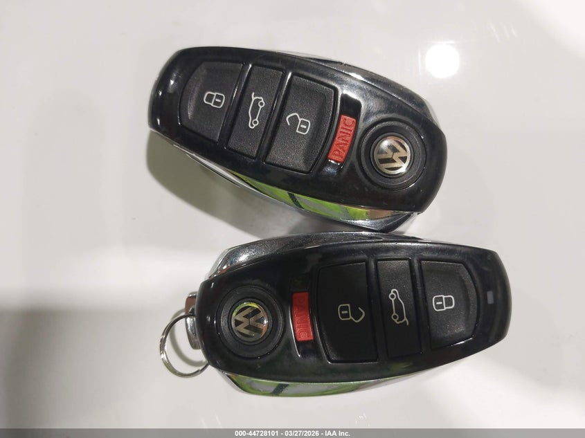 2014 Volkswagen Touareg 3.6L Sport VIN: WVGEF9BP3ED015476 Lot: 44728101