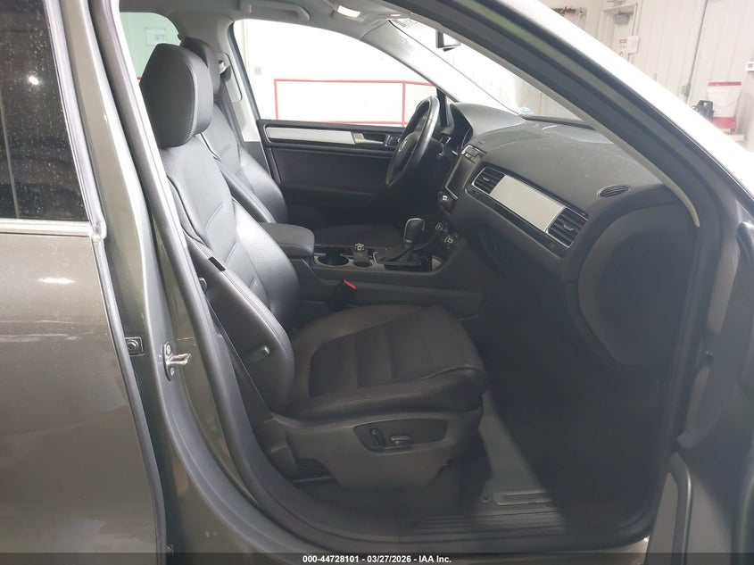 2014 Volkswagen Touareg 3.6L Sport