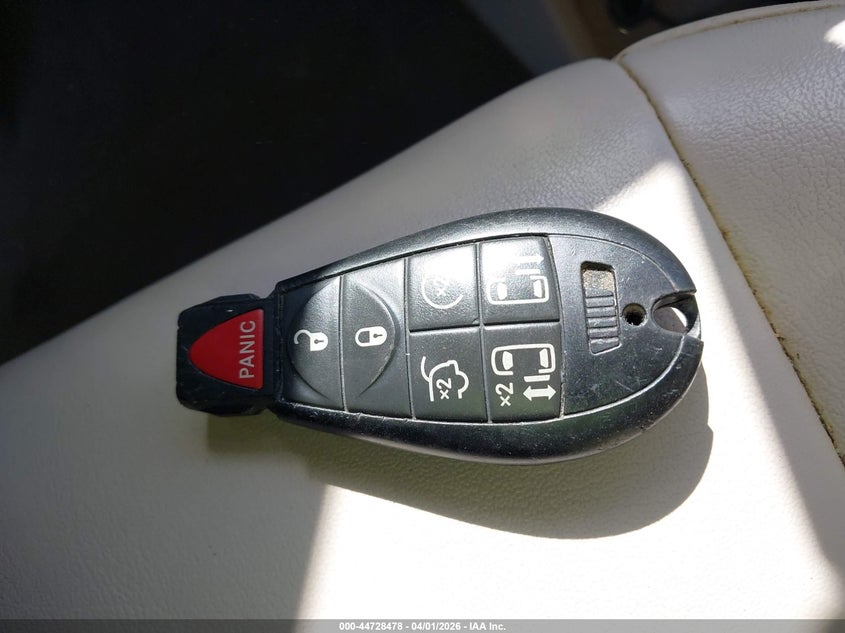 2010 Volkswagen Routan Se VIN: 2V4RW3D11AR190429 Lot: 44728478