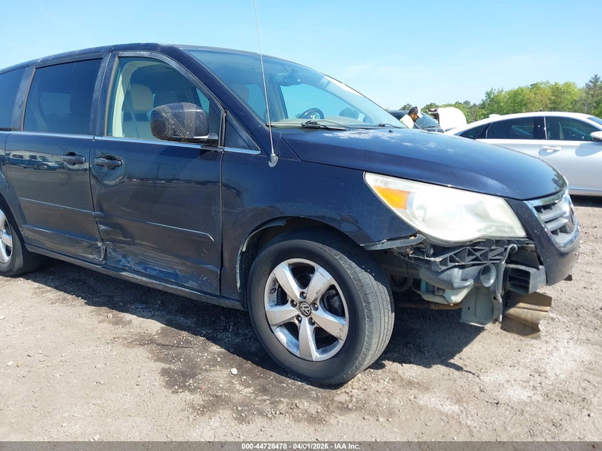 2010 Volkswagen Routan Se VIN: 2V4RW3D11AR190429 Lot: 44728478