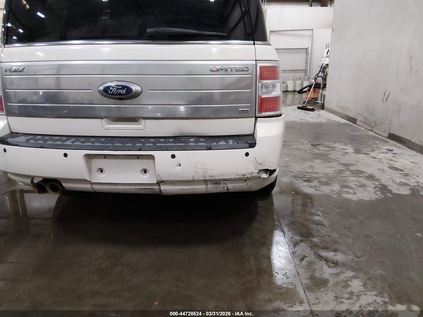 2FMHK6DC7BBD25360 2011 Ford Flex 3.5 Limited White