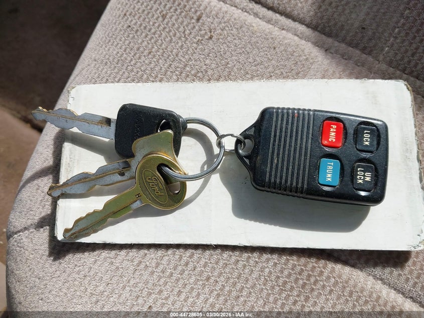 1994 Ford Taurus Gl VIN: 1FALP52U2RG268113 Lot: 44728605