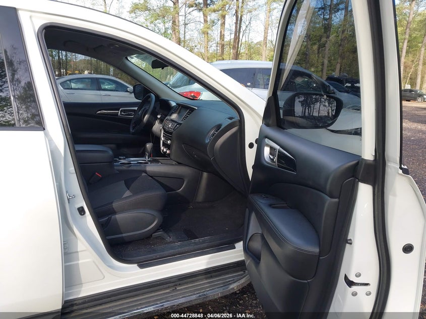 2019 Nissan Pathfinder S