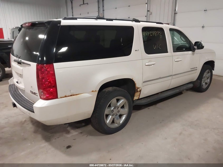 2011 GMC YUKON XL 1500 auction photo 4