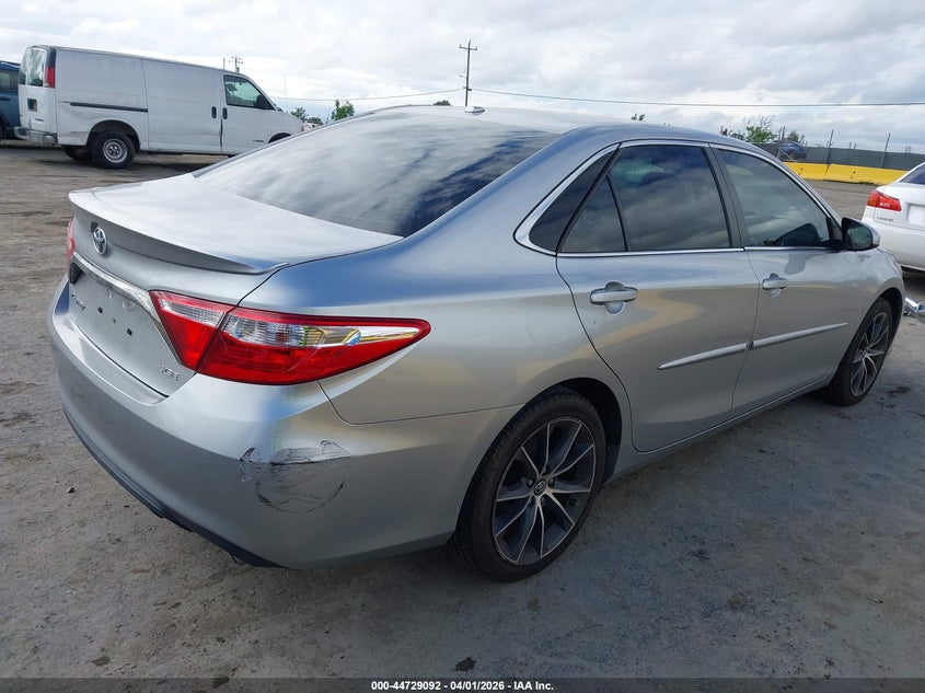 2016 Toyota Camry Xse
