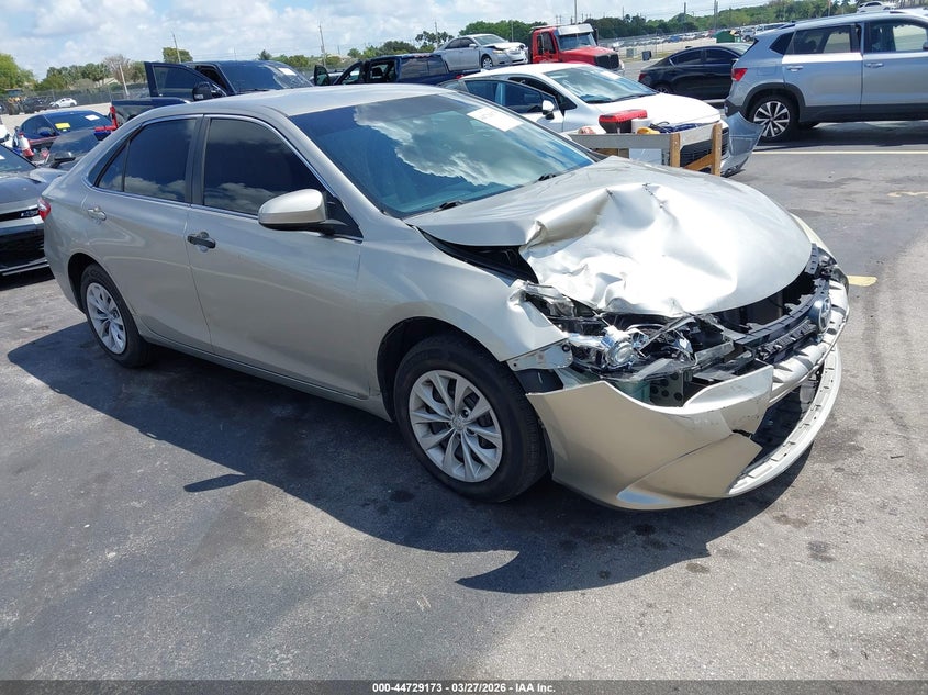 2016 Toyota Camry Le