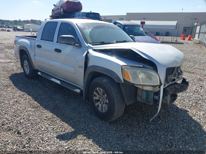 2006 MITSUBISHI RAIDER DURO CROSS V6
