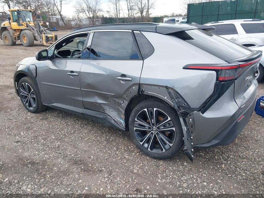 2025 TOYOTA BZ4X auction photo 3