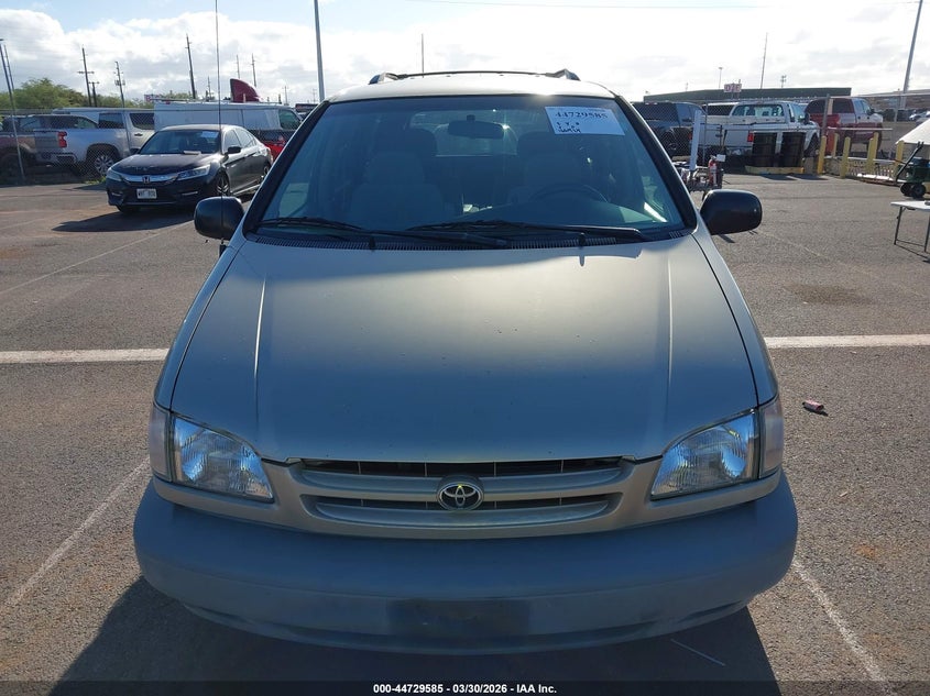 2000 Toyota Sienna Le VIN: 4T3ZF13C6YU257768 Lot: 44729585