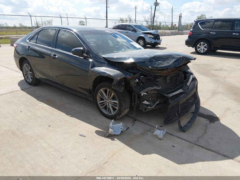2017 TOYOTA CAMRY SE
