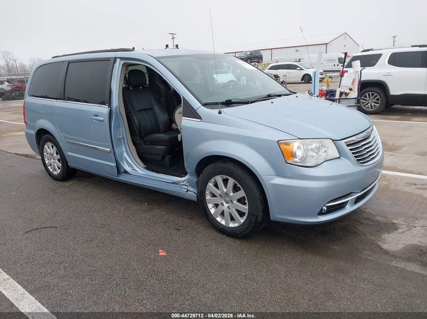 2013 Chrysler Town & Country Touring