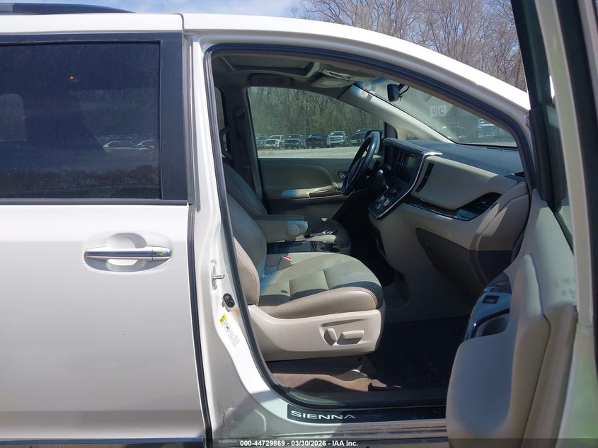 2016 Toyota Sienna Xle Premium 8 Passenger