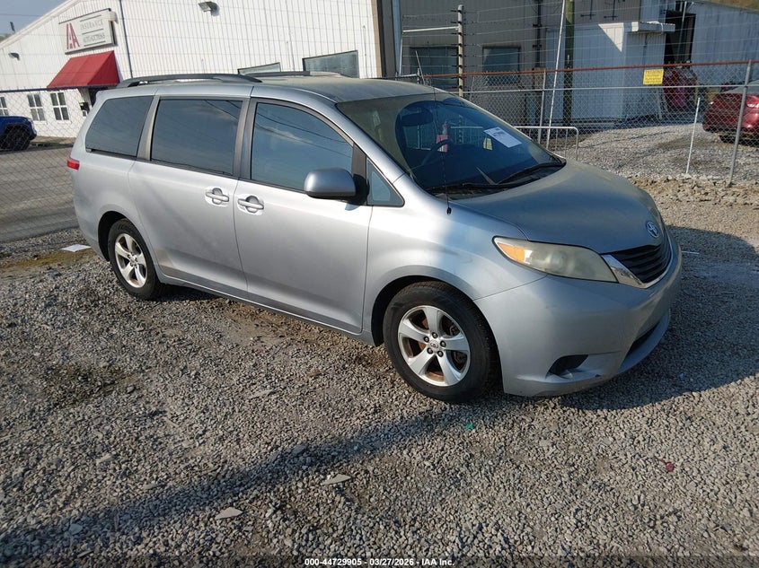 2011 Toyota Sienna Le V6