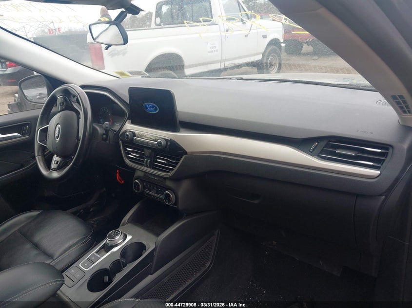 2022 Ford Escape Sel