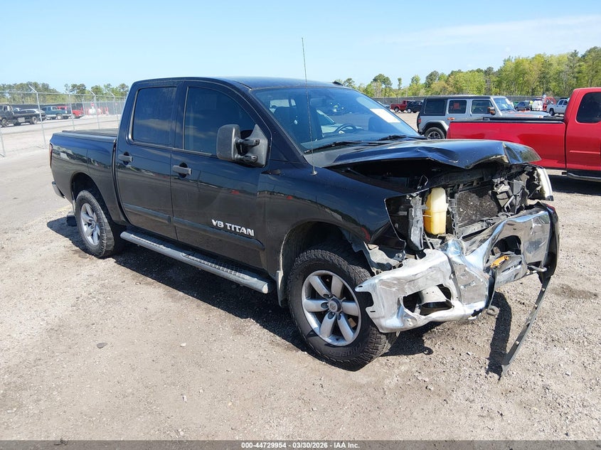 2013 Nissan Titan Sv