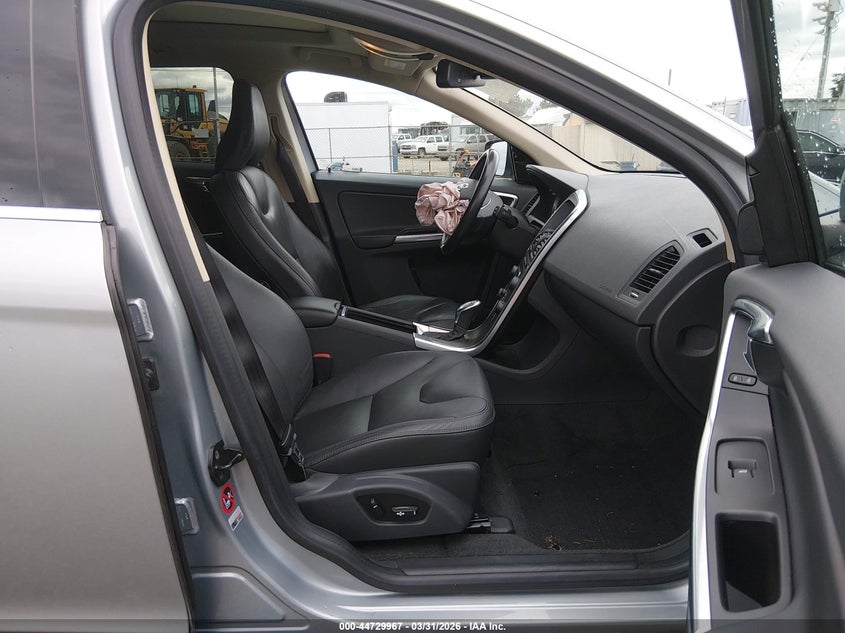 2013 Volvo Xc60 T6/T6 Platinum/T6 Premier Plus/T6 R-Design/T6 R-Design Platinum/T6 R-Design Premier Plus