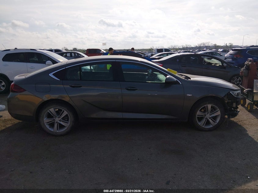 2018 Buick Regal Sportback Preferred VIN: W04GL6SX8J1109833 Lot: 44729980