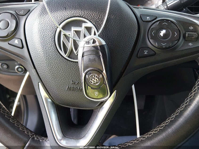 2018 Buick Regal Sportback Preferred VIN: W04GL6SX8J1109833 Lot: 44729980