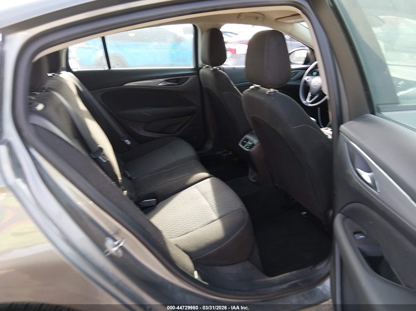 2018 Buick Regal Sportback Preferred VIN: W04GL6SX8J1109833 Lot: 44729980