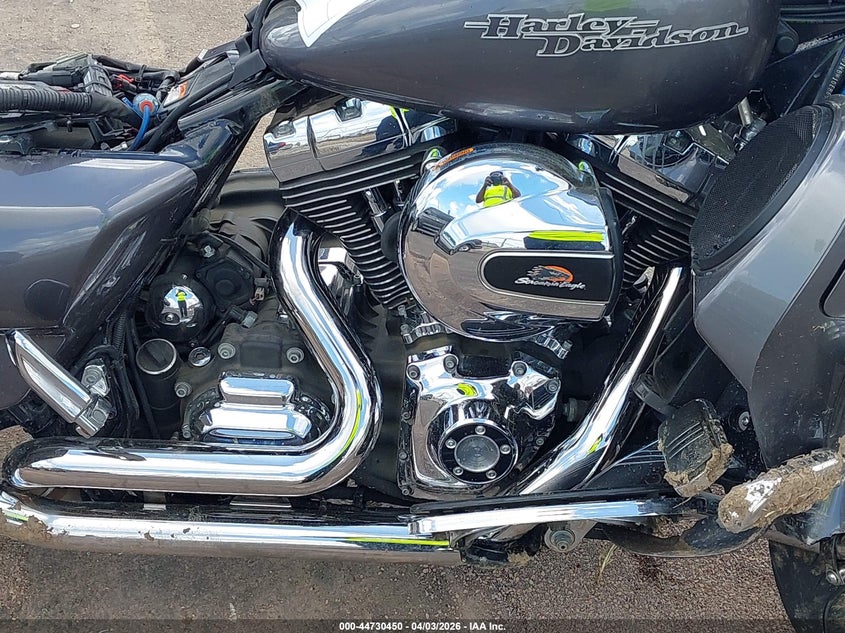 2014 Harley-Davidson Flhx Street Glide VIN: 1HD1KBM10EB696043 Lot: 44730450