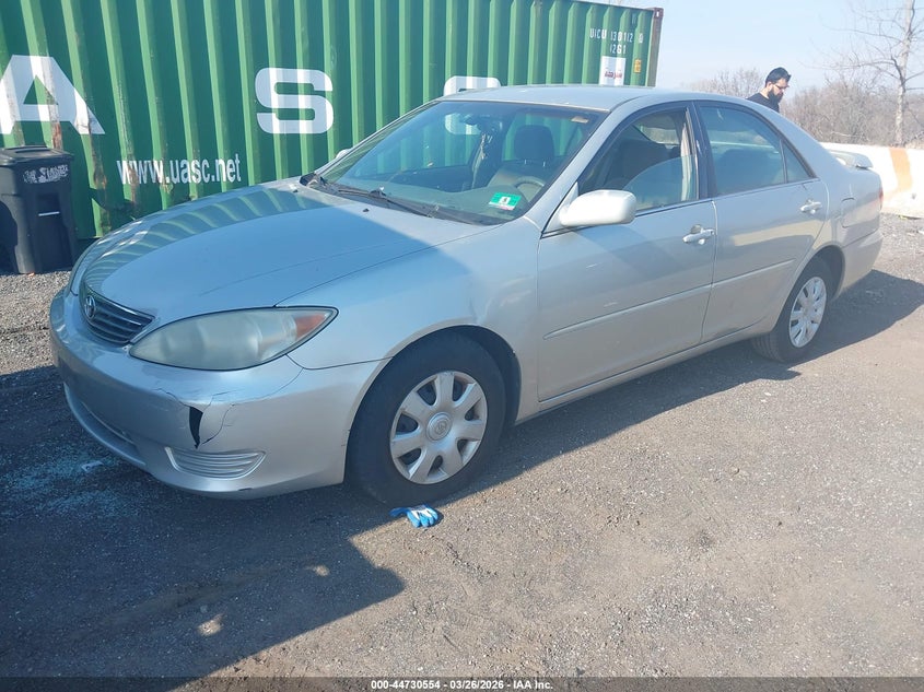 2005 Toyota Camry Le