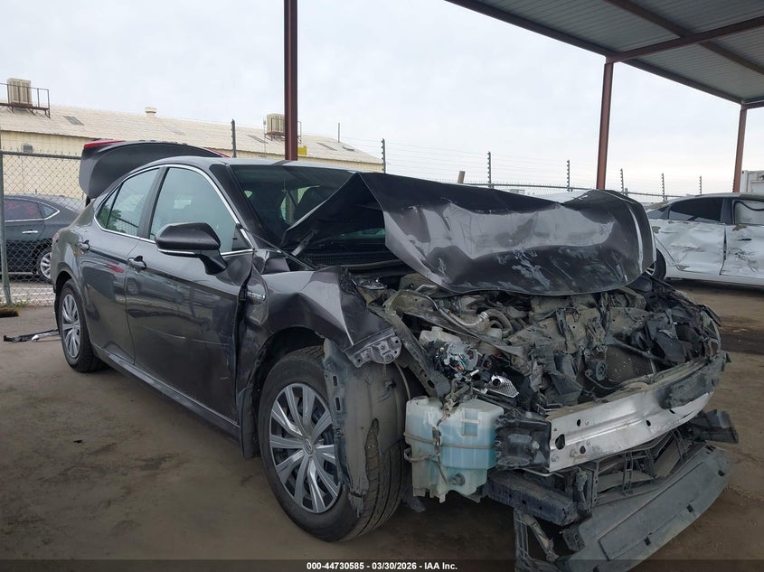 2020 TOYOTA CAMRY LE HYBRID