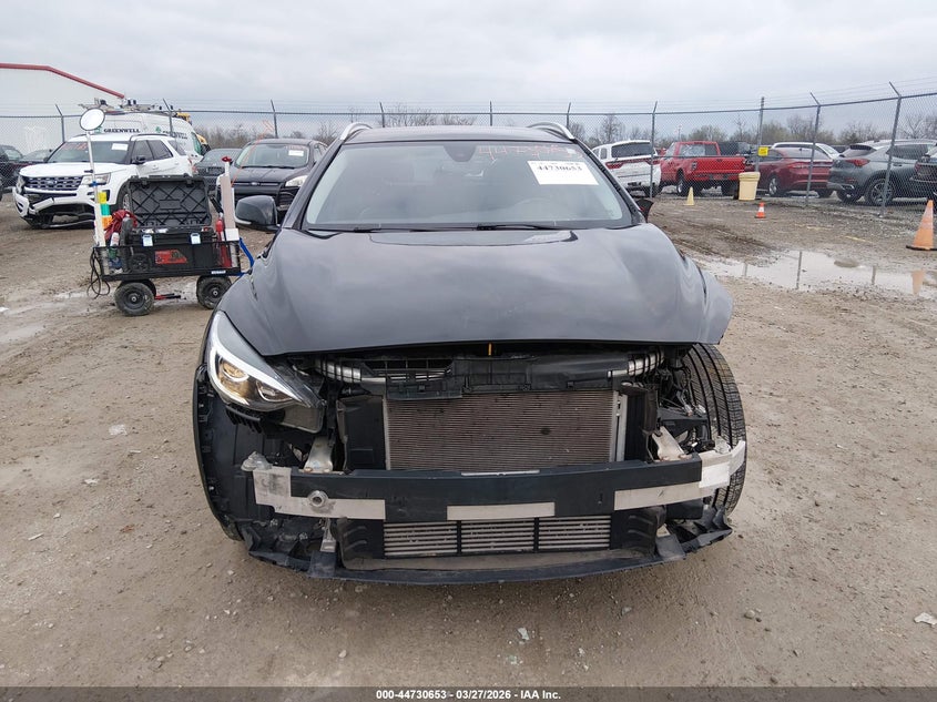 2018 Infiniti Qx30 Luxe VIN: SJKCH5CR3JA005666 Lot: 44730653