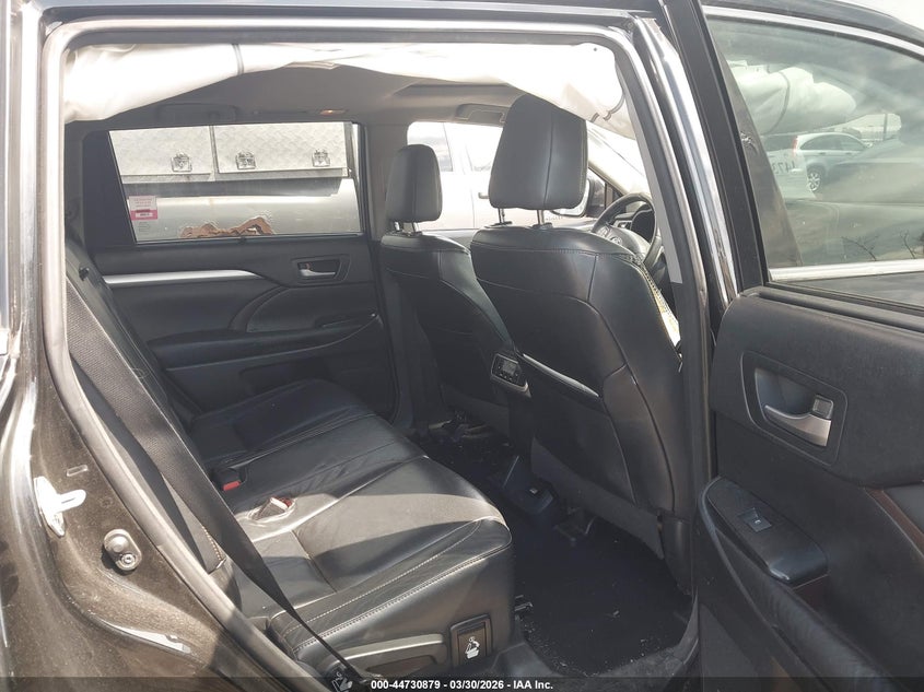 2015 TOYOTA HIGHLANDER auction photo 8