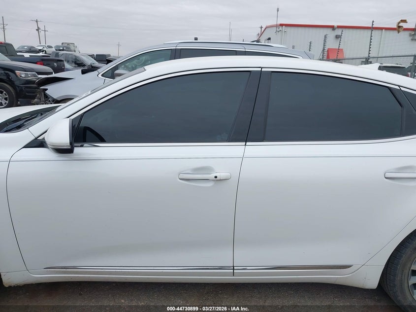 2018 Kia Cadenza Premium VIN: KNALB4J10J5103992 Lot: 44730899
